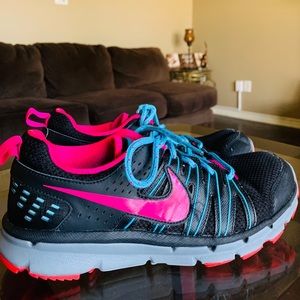 NIKE WOMEN'S SNEAKERS